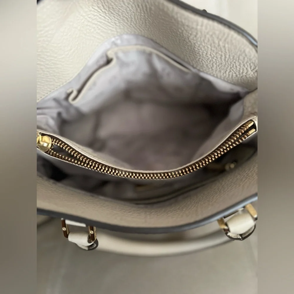 Tory Burch Pebbled Leather Bag - Picture 4 of 10